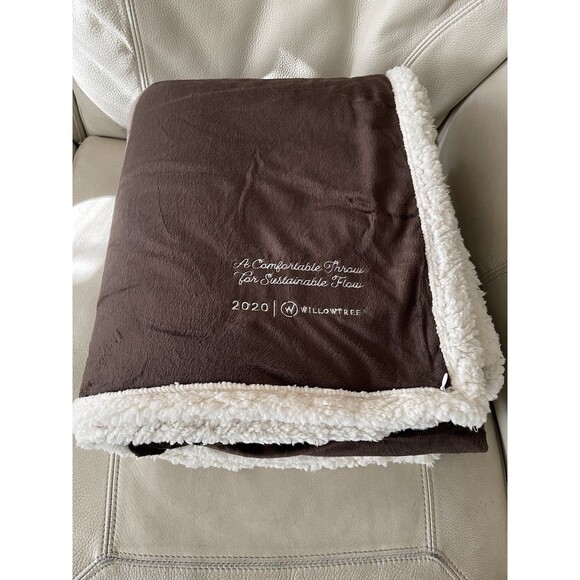 Willowtree Sherpa Fleece Throw Blanket Brown Polyester Soft Cozy Kanata NWT - Picture 1 of 12
